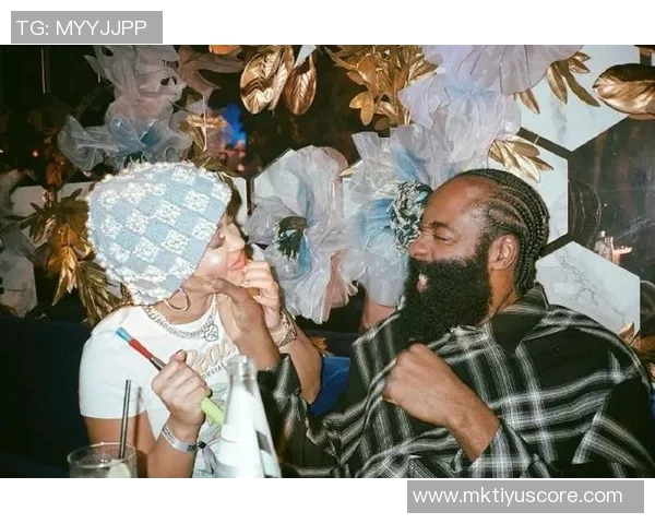 哈登新女友与查尔莫斯有过孩子还曾与路威热吻引发热议