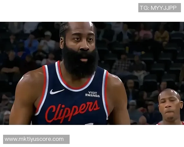 快船训练未取消哈登小卡祖巴茨等球员均在场上参与训练