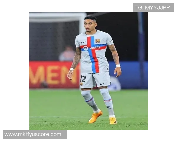 拉菲尼亚腿筋受伤复出再推迟无缘国家德比将缺阵一个月